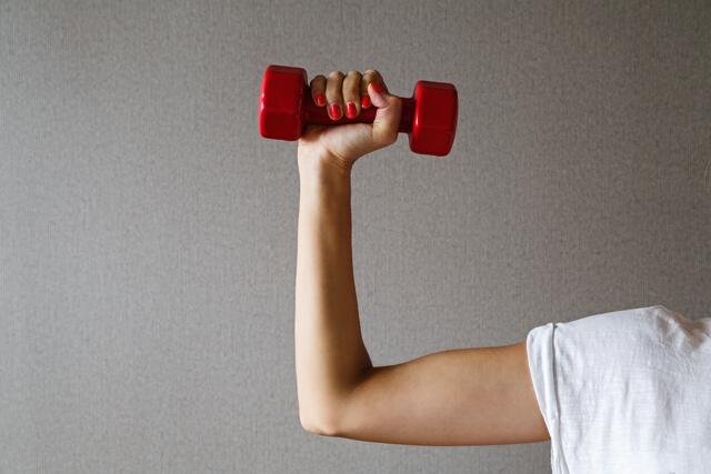 Lurer du på en gave til hen? Her har vi laget en liste med 10 gavetips til hen fra vår Welli.no-shop.